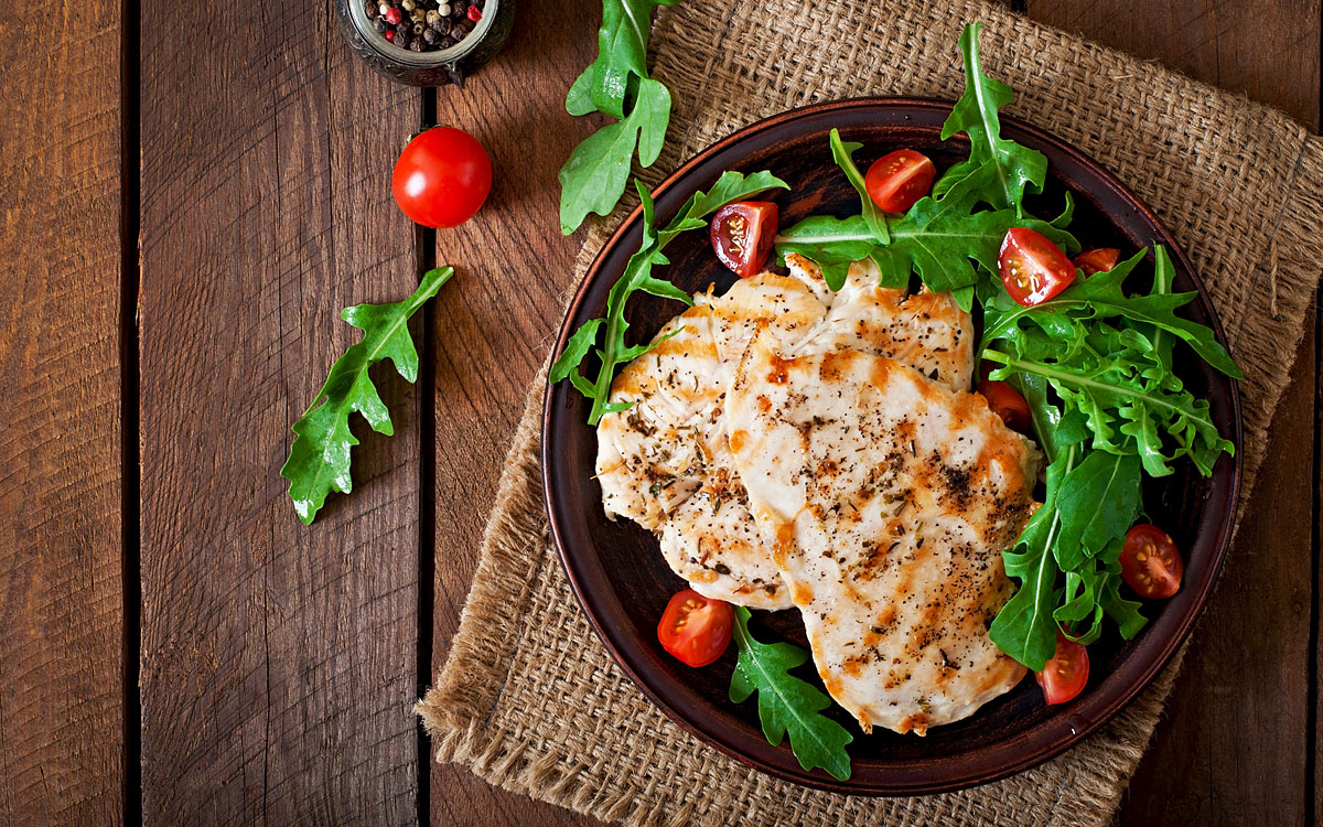 Chicken breast with arugula