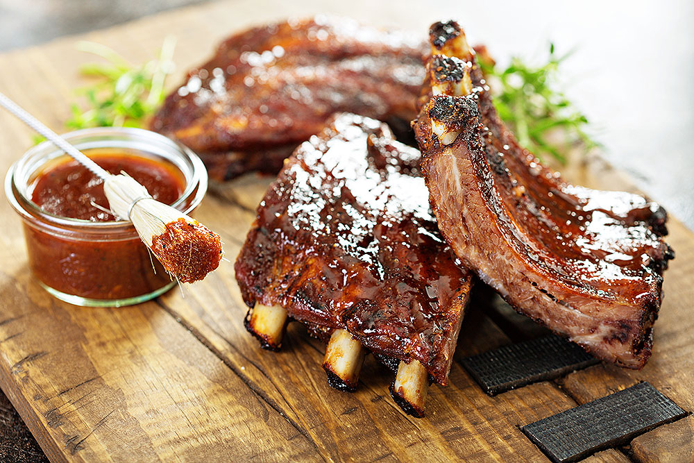 PORK RIBS WITH SAUCE